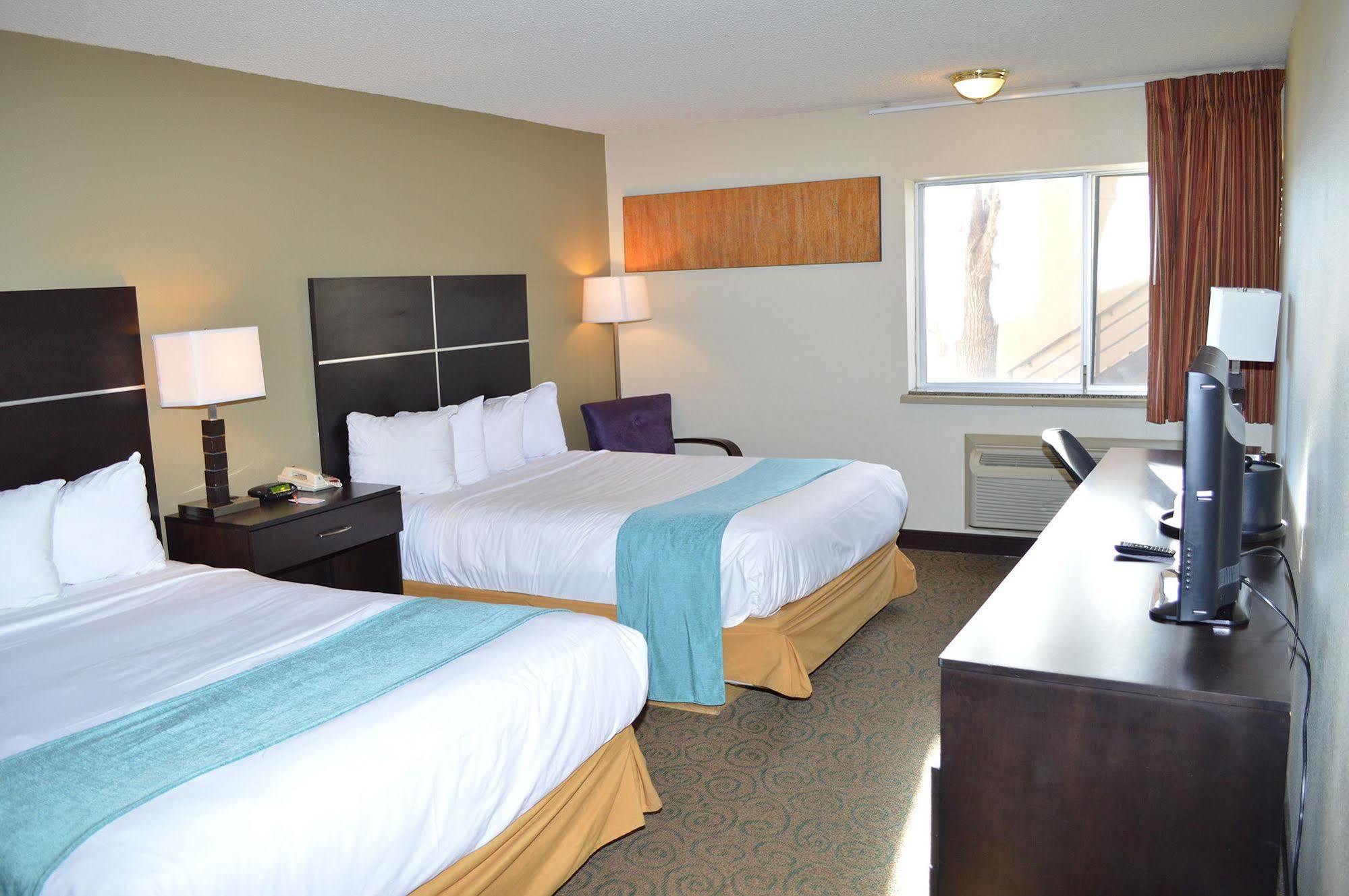 Hotel Ramada By Wyndham Albuquerque East Exteriér fotografie